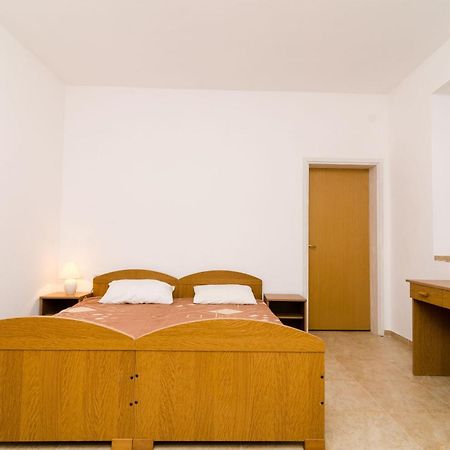 Guest House Kiko Pomena Habitación foto